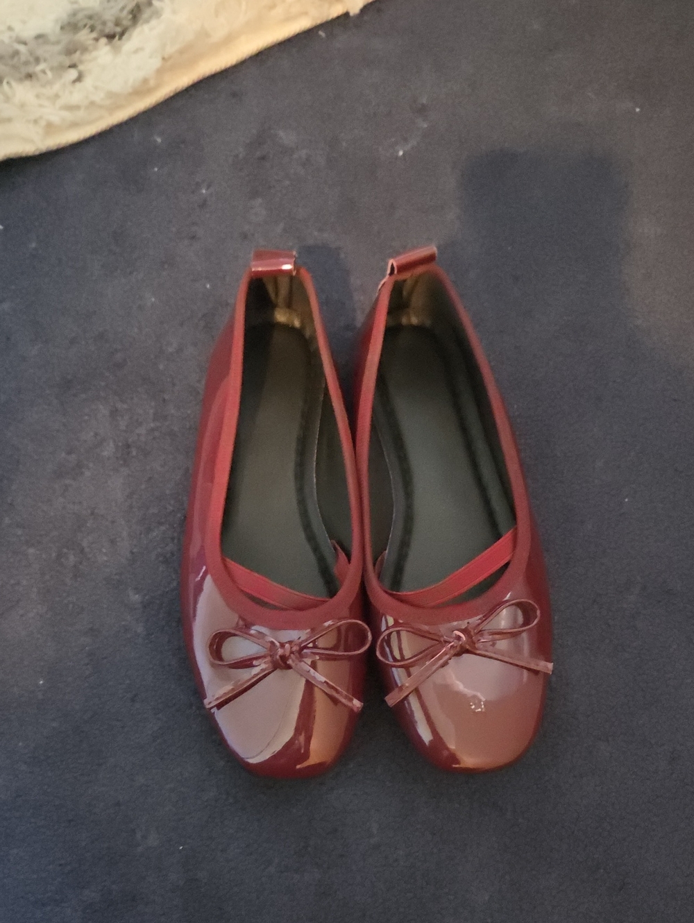 Women’s Burgundy Patent Ballet Flats with Bow